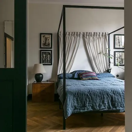 Dark Blue Apartment Warsaw